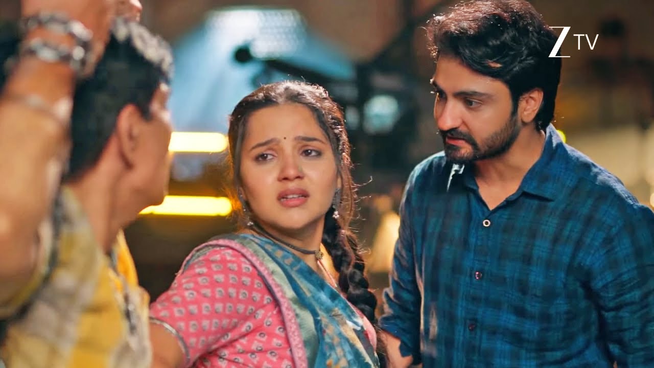 Vasudha | Will Madhav manage to stop Vasu from revealing Megha's secret?