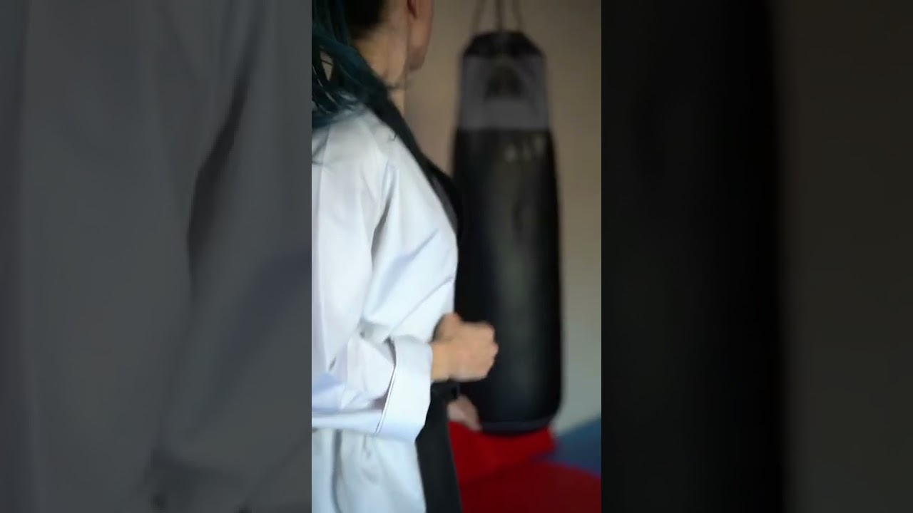 This Beautiful Black Belt Taekwondo Girl Has Some Real Punching Skills ! 