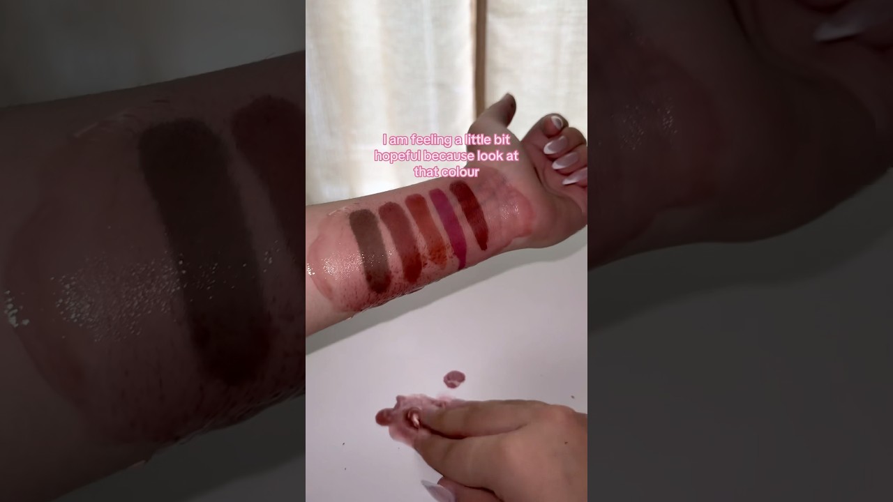 Will hand sanitizer take off these lipstains?? 🩸🤧 