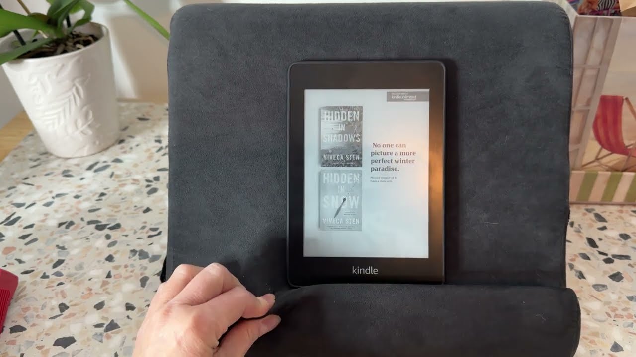 Quick Review of the Ontel Pillow Pad Soft Kindle Stand