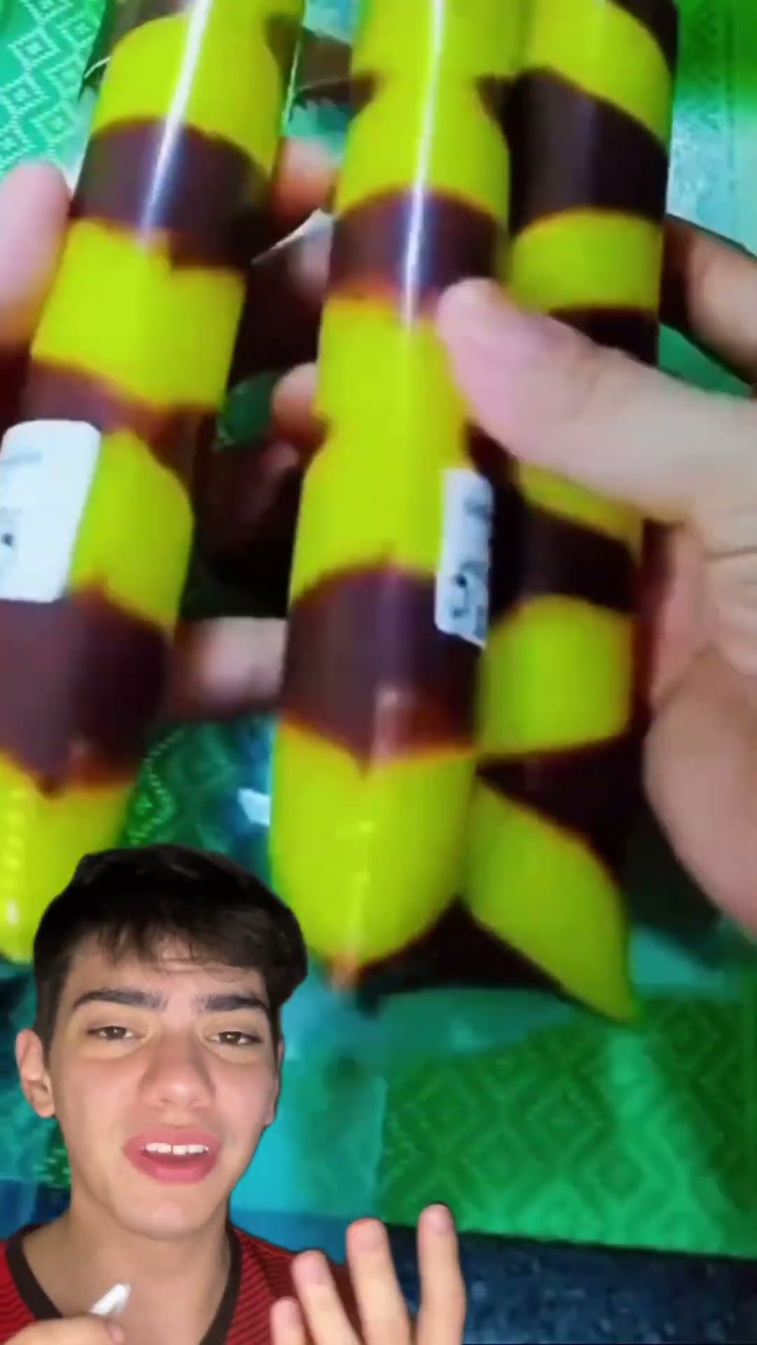 Como fazer geladinho: Nutella bem espalhada e nó que não solta! ?✨ Perfeito pro verão!