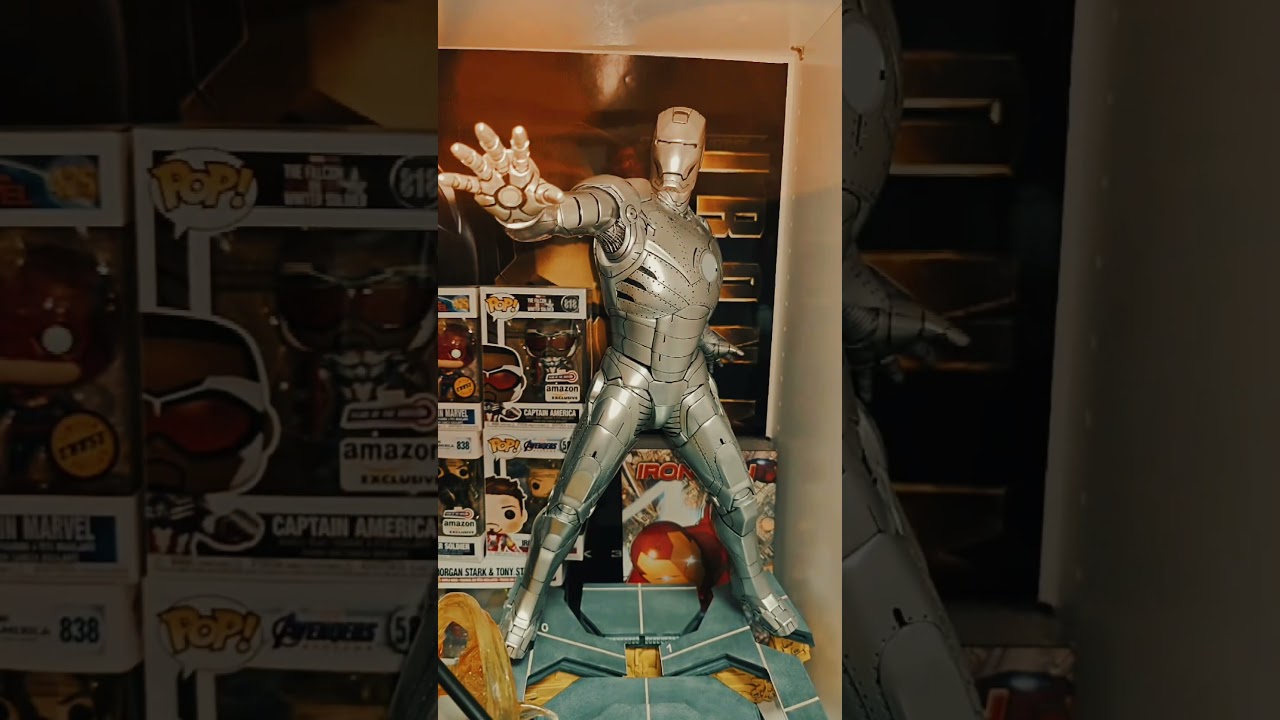 Iron Man set Armor sideshow premium format 