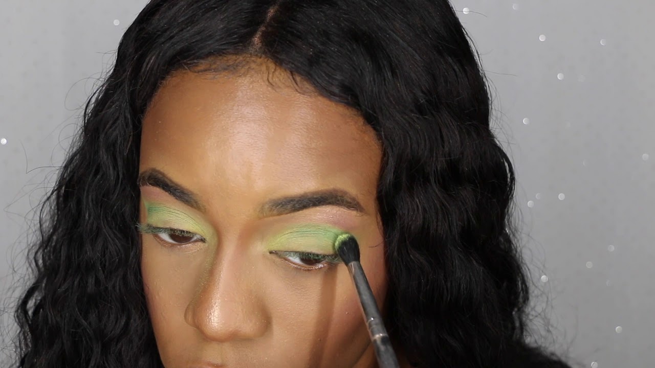 The Crayon Case Eyeshadow Palette and Setting 101