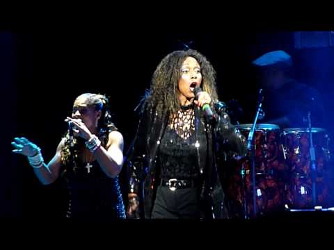 Gwen McCrae - All this love that I'm givin' - Live in London 2010