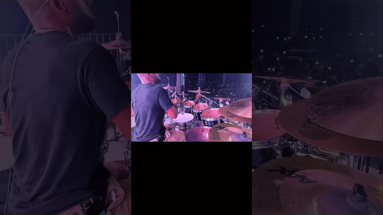 These Pearl Reference drums are smacking on stage with Deitrick Haddon. 