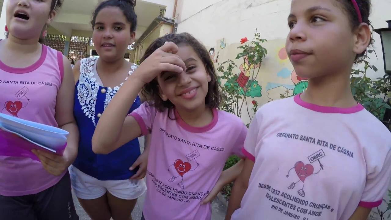 O dia que fui visitar o Orfanato Santa rita de Cassia, RJ, festa do Dia das Crianças