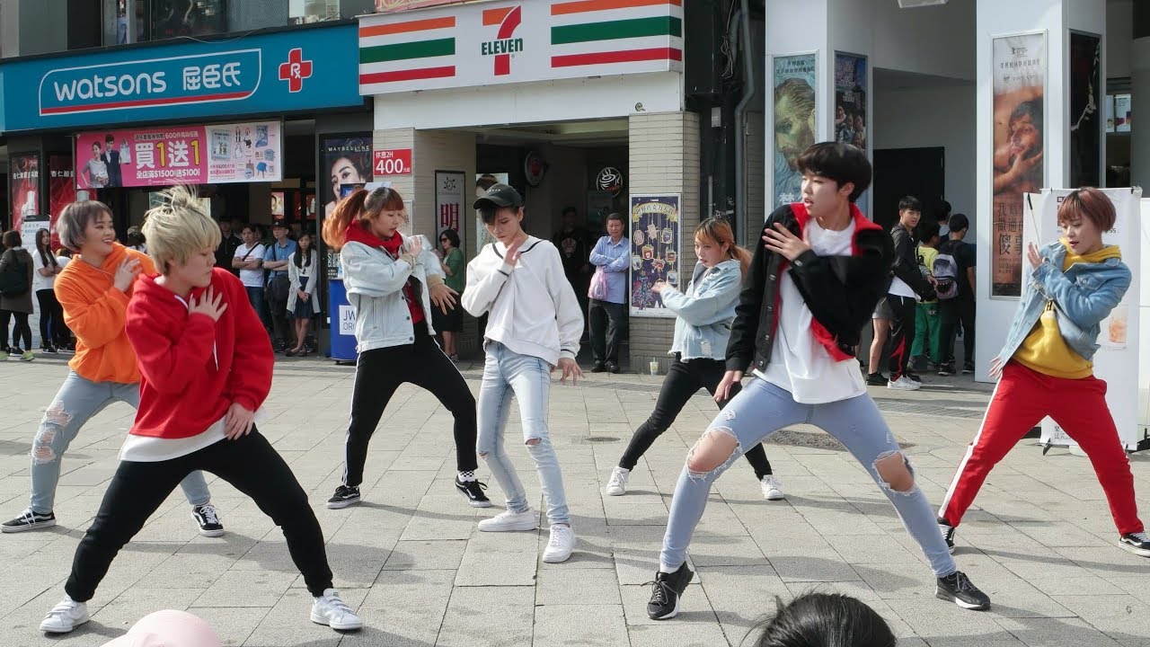 DAZZLING台北西門快閃活動