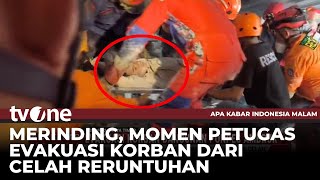 Detik-detik Petugas Tandu Santri Tertimbun Reruntuhan Beton Ponpes Al-Khoziny | tvOne