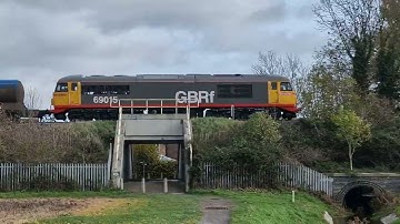 69015 & 69007 top n tail 3J42 RHTT train on 3/11/25