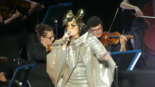 Video thumbnail of "Björk Pluto Orchestral Tour @La Seine Musicale Boulogne-Billancourt 21/06/2022"