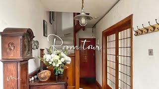Living with antique furniture  Room tour of a 100yearold British house