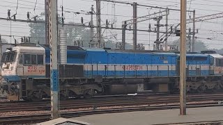 Enjoy WDP4D Humming with 14086 Sirsa Tilak Bridge ICE hauled by KJM WDP4D 40305 departing New Delhi