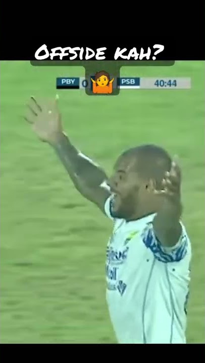 Dan komentator pun bingung dengan keputusan wasitt 🤔 | #persib #persibday #bobotoh