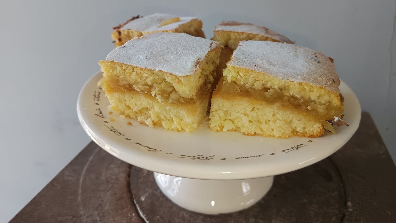 Plăcintă turnata cu mere foarte pufoasa fara cântar