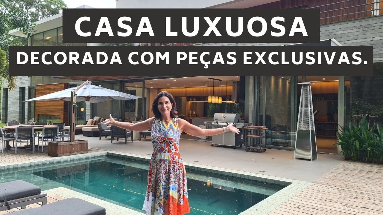 CASA LUXUOSA, TOTALMENTE DECORADA COM PEÇAS EXCLUSIVAS.