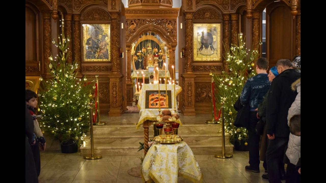 Украсить церковь на рождество. Церковь 3 рождества. Католический храм в рождество. Рождественская служба в храме. Церковь 3 рождества.