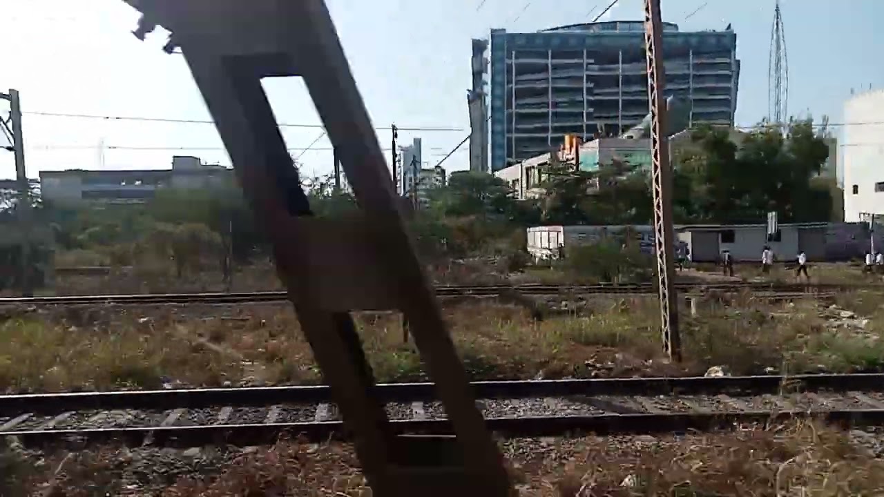 sanpada Mumbai local train station and vashi station ki beautiful view ke saath samundar ki view 🚂🚃