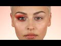 Contour your eyes with colorful eyeshadow