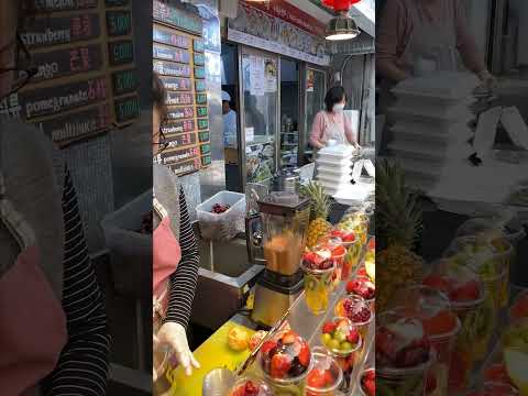 Fresh Fruit Juice in Gwang Jang Market - Korean Street Food #shortsvideo