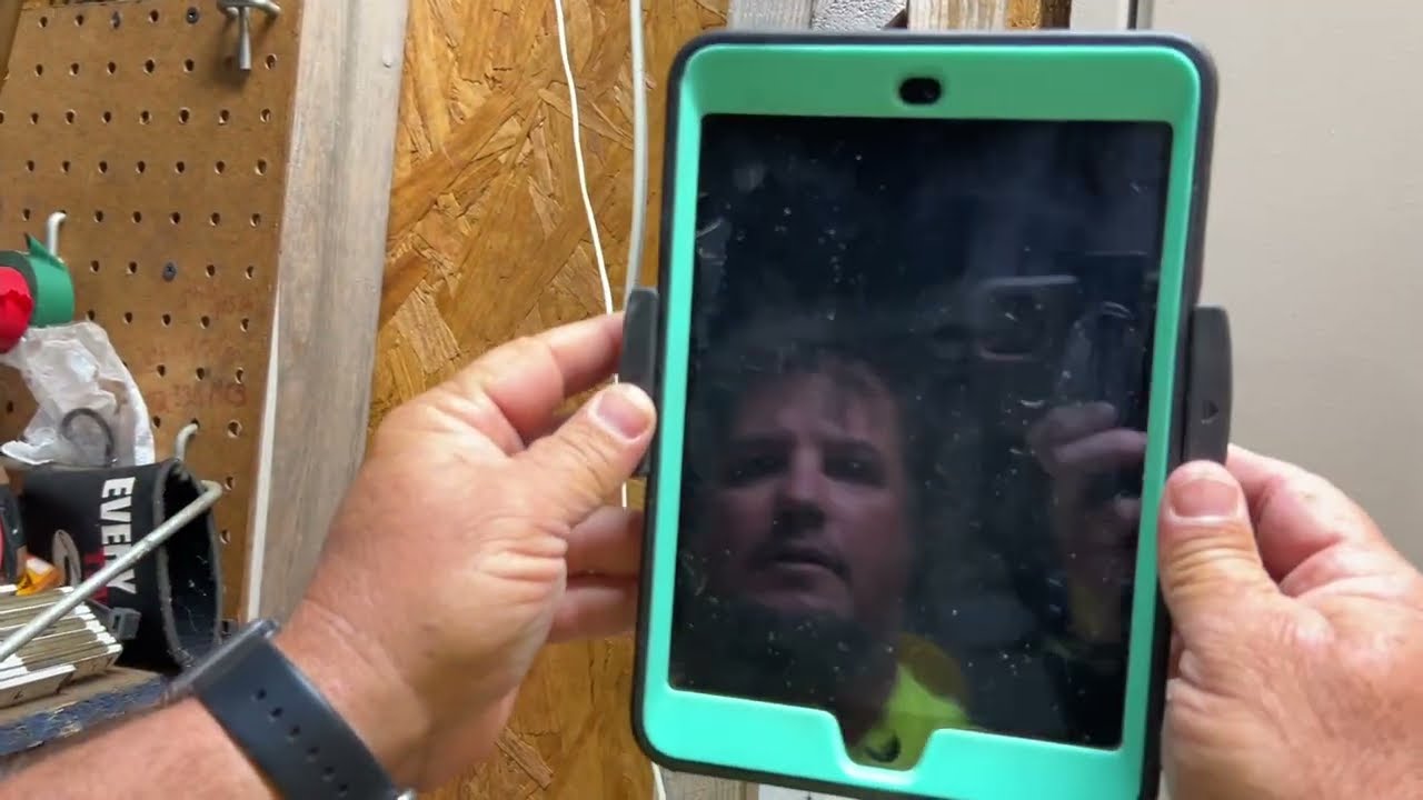 5 главных причин купить (или не купить) настенное крепление A2C для iPad W9598