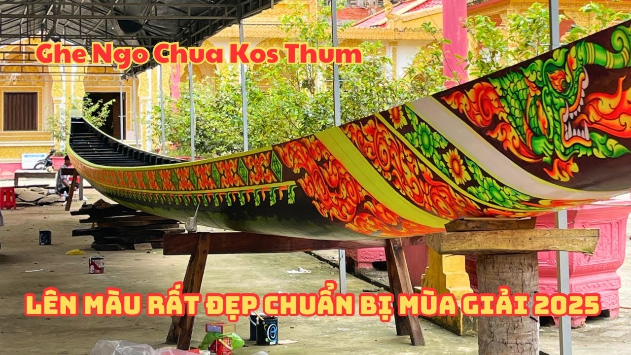 Ghe ngo độc mộc chùa kos thum lên màu chuẩn bị mùa giải 2025