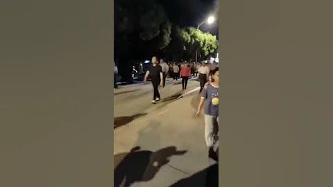 中國監獄2113:揚州茗都北苑附近開車撞人8傷2亡!6月11日晚一25歲男子疑似感情糾紛酒駕由東向西連續撞擊路人.死者中一個還是孩子!學什麼不好,非學危害社會殘殺無辜!罪惡!(230612.01) - 天天要聞