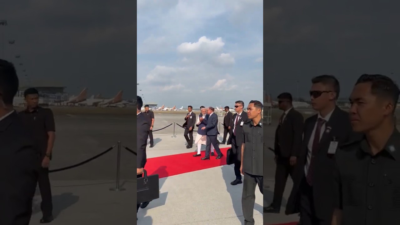 A special gesture! Malaysian PM warmly receives PM Modi at airport in Kuala Lumpur
