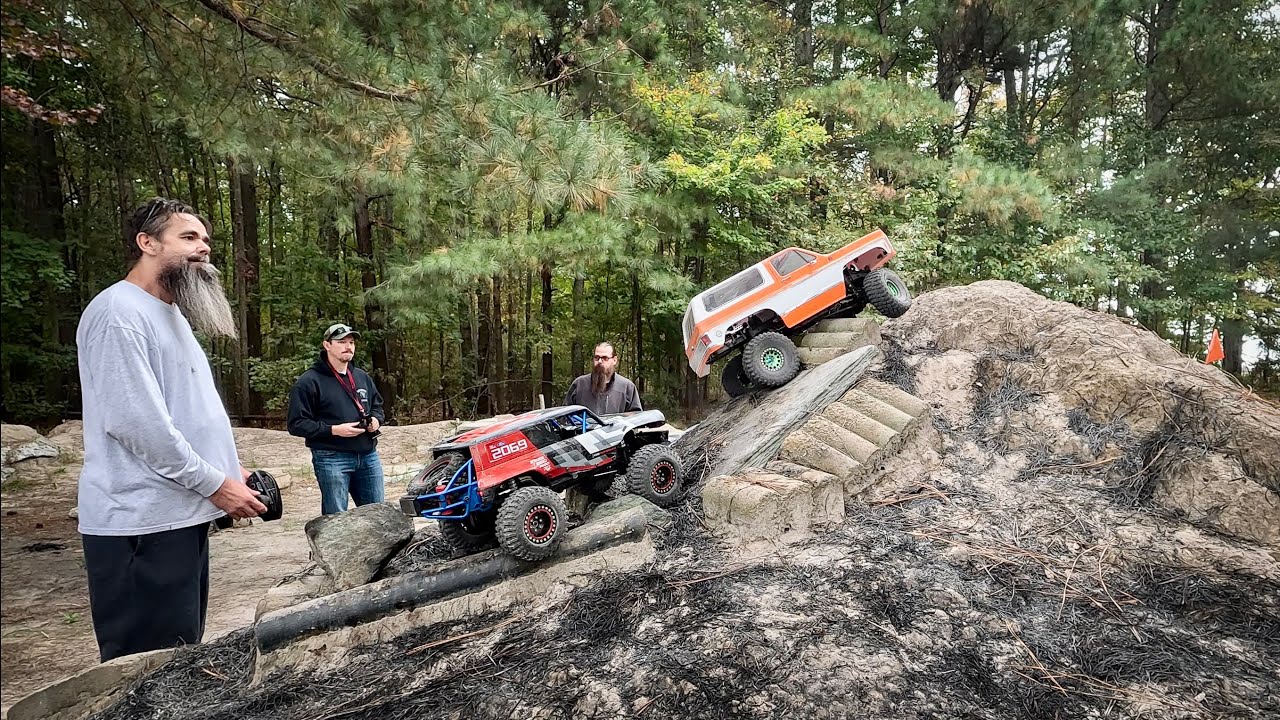 MJX H12P Ford Bronco R at 84 RC Compound