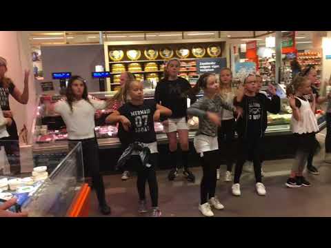 Flashmob Albert Heijn Hillegom