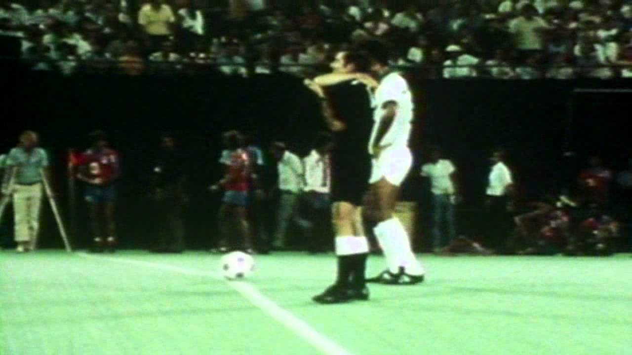 YouTube पर Cosmos Classics: New York Cosmos vs Minnesota Kicks From the 1978 NASL Playoffs देखें YouTube पर Cosmos Classics: New York Cosmos vs Minnesota Kicks From the 1978 NASL Playoffs देखें