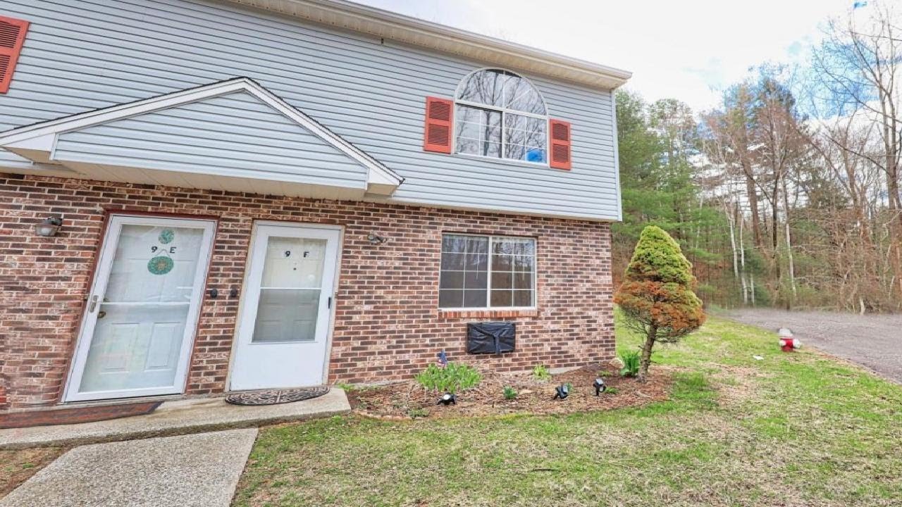 197 Pine Hill Road, Thomaston, CT Presented by Karrie Sharr.