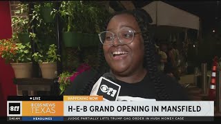 Committed H-E-B fans camp out days before grand opening of Mansfield location