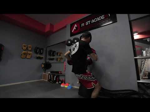 Kickboxing in the first academy 4