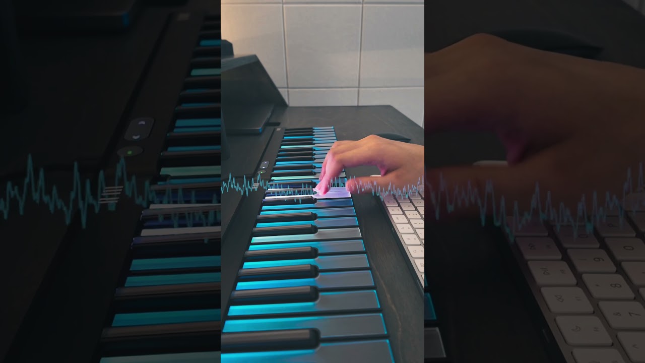 Playing the melody of “Luminous” #roli #midikeyboard