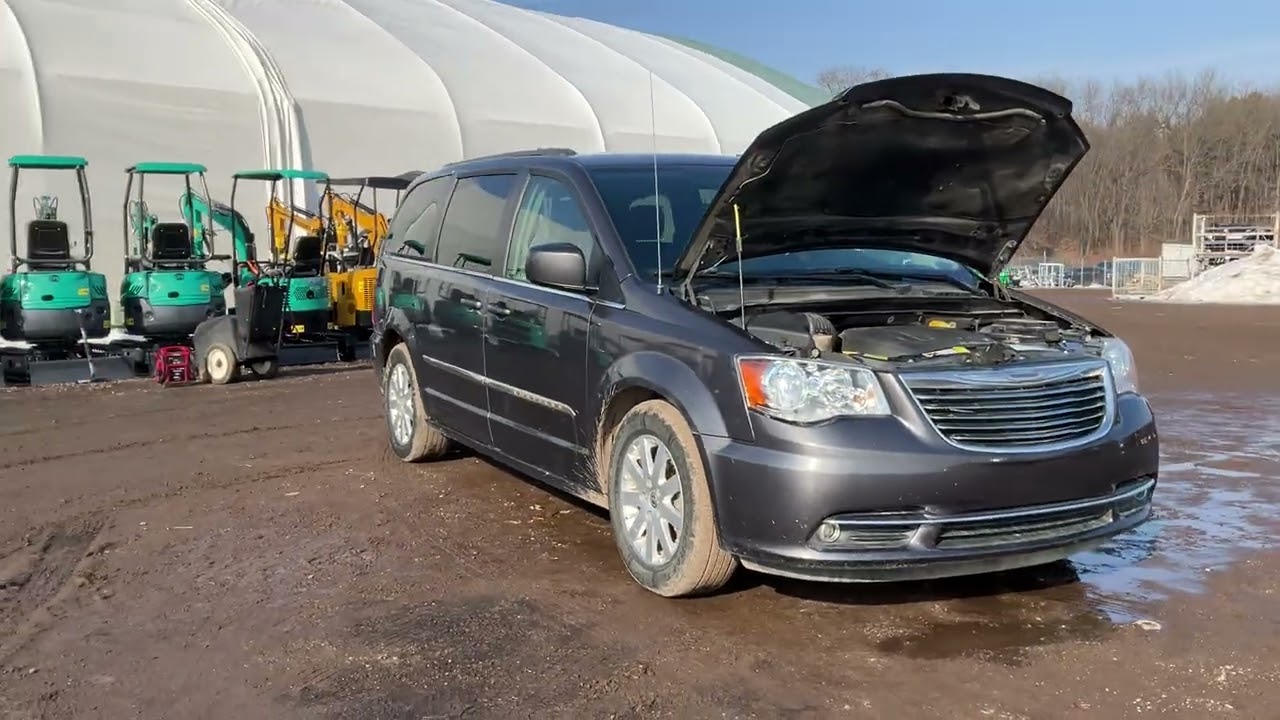 24805-2015 Chrysler Town & Country Touring