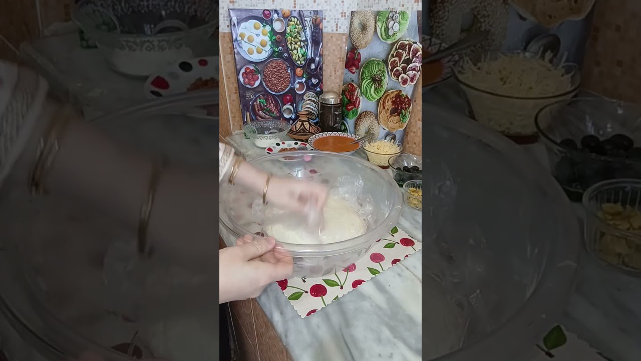 @مطبخ_نورالايام _بيتزا  بعجينة خفيفة قطن  وصوص_ساهلة وسريعة التحضير الطبخ البسيط والنتيجة روعة