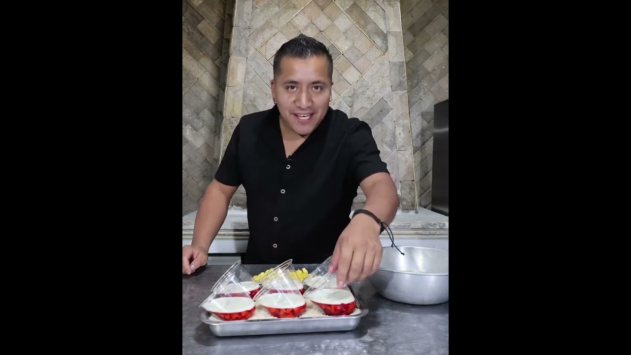 Un postre de gelatina con fruta para que lo vendas en tu negocio