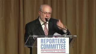 Robert Siegel accepts 2018 Freedom of the Press Award
