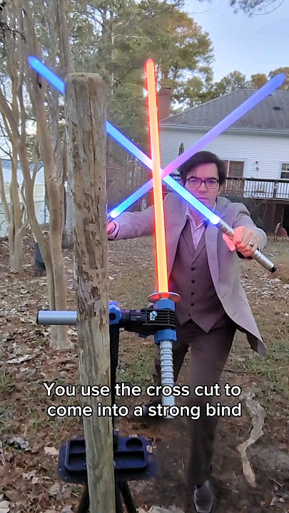 Dual Wielding Lightsaber Play from the Cross Cut