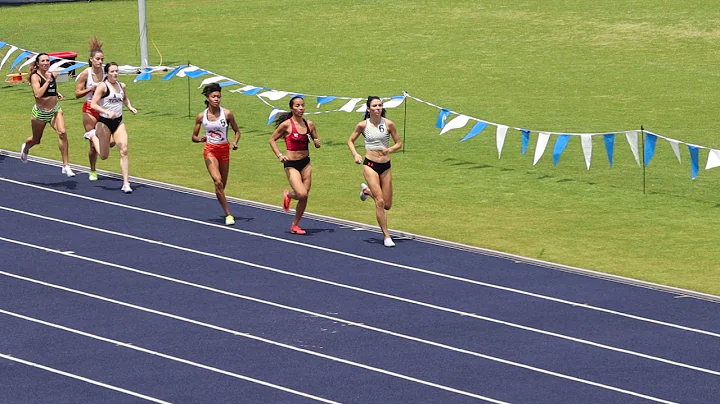 Michelle Howell 800 race