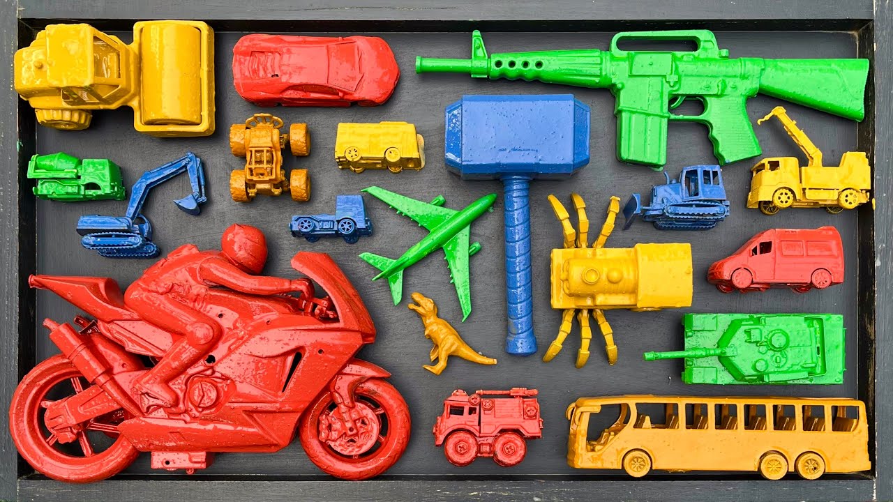 Membersihkan Mainan Mobil Balap,Kereta Api, Bus Telolet, Truk Molen, Tank Baja, Beko Excavator.