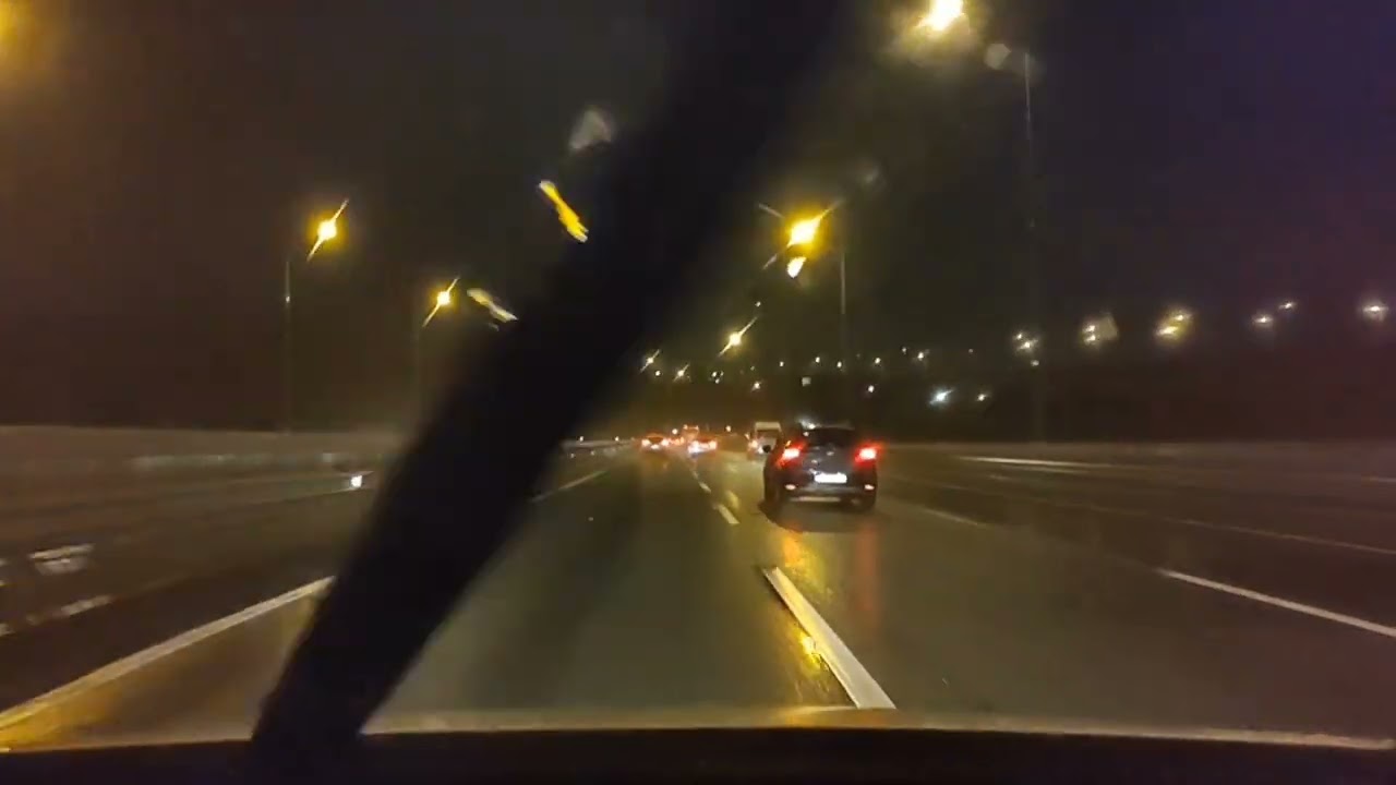 İSTANBUL'DA YAĞMURLU BİR SABAH 2