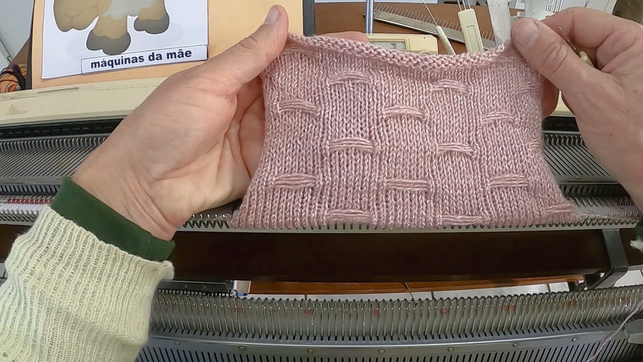 laçadas pelo direito em tricô à máquina