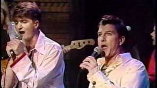 Video thumbnail of "Chocolate Cake - Crowded House on Late Night with David Letterman (1991)"