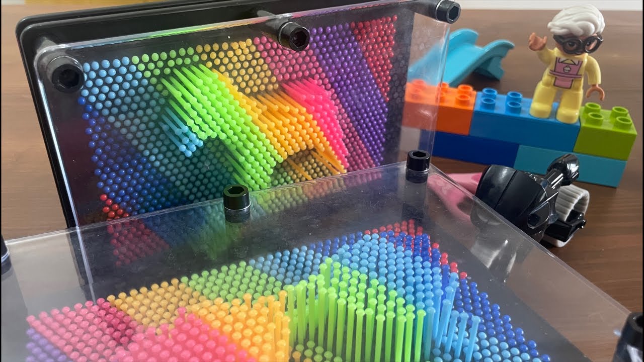 Making Shapes with Pin Art Toy LIVE! 🧸 
