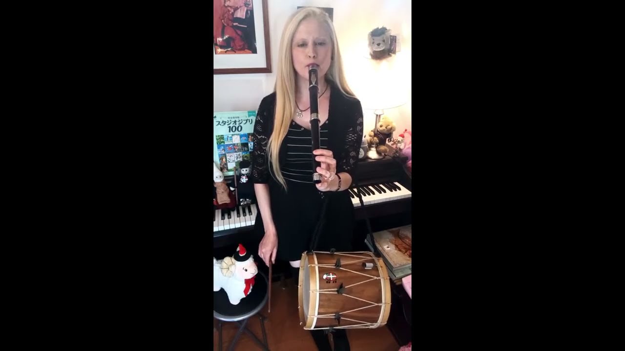 Olentzero en txistu y tamboril