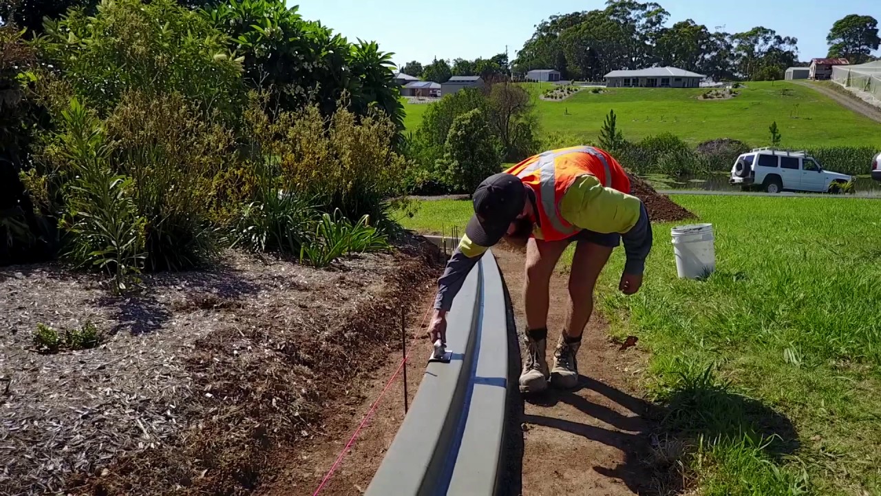 A smaller kerb and gutter used as a garden edge, perfect for easy mowing.