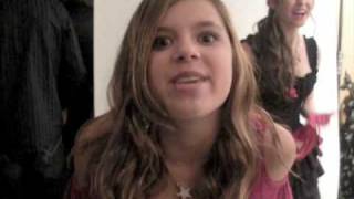 Aria Wallace: Her Red Carpet Trick! Profile