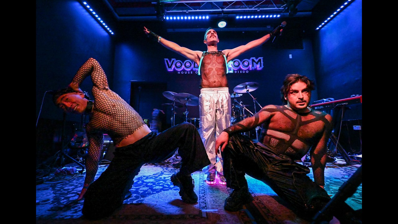 Obejrzyj Justin Renaissance – D.O.T.S (Dance On The Shelf) | LIVE @ House of Blues San Diego (Feb 21, 2026) w YouTube Obejrzyj Justin Renaissance – D.O.T.S (Dance On The Shelf) | LIVE @ House of Blues San Diego (Feb 21, 2026) w YouTube