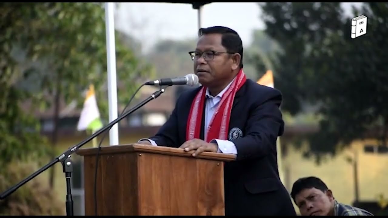 Pa. Marcusie N Marak ko 43-Williamnagarni MLA ong•atna gita hai apsan jaku de•na.